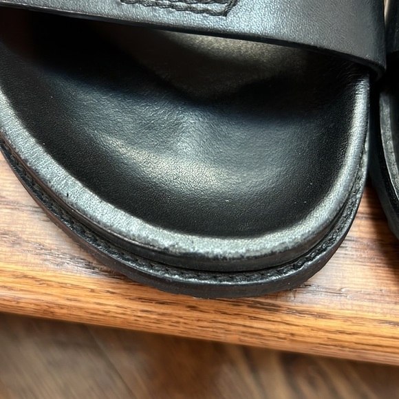 St. Laurent slides - Picture 8 of 8